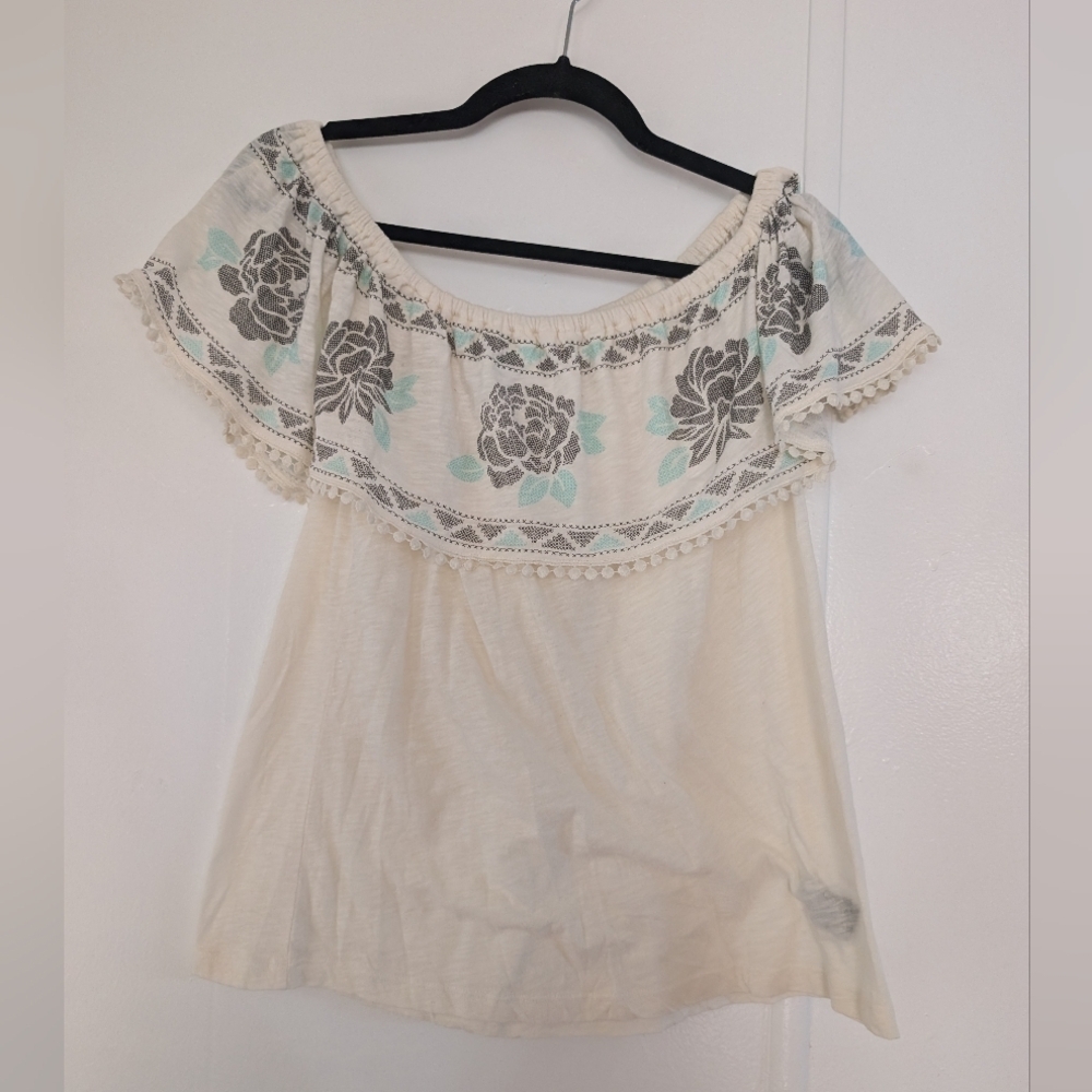 Rock & Roll Cowgirl Cream and Blue Ruffled Sleeveless Blouse